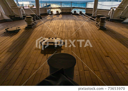 第一艘南極觀察船大豆後甲板 73653970