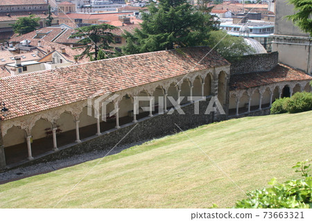 烏丁 烏丁 73663321