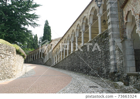 烏丁 烏丁 73663324