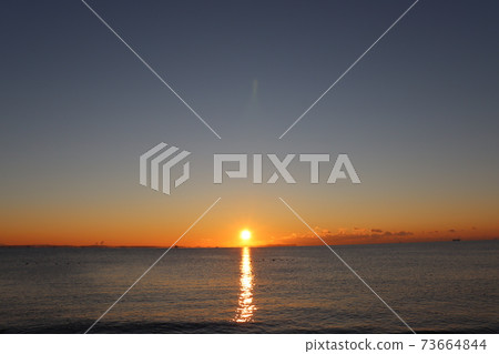 從三重縣海岸看日出 從三重縣海岸看日出 73664844