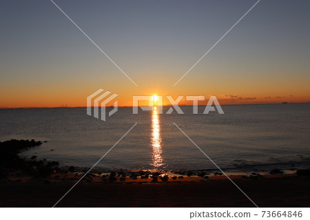 從三重縣海岸看日出 73664846