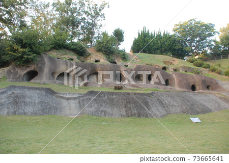 A distant view of the nationally designated historic site "Kasiya Yokoanagun" (Kannami Town, Tagata District, Shizuoka Prefecture) 73665641