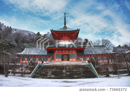 Zenkoji Unjoden in the snowy landscape 73668372