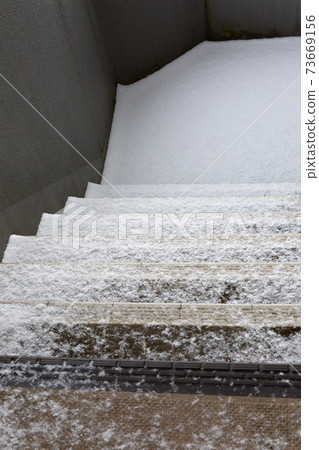 Snow Stairs 73669156