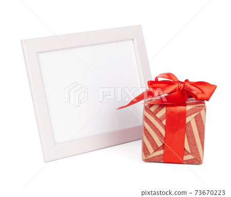 gift box with ribbon bow isolated on white background 73670223