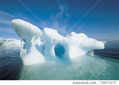 iceberg in sea 73673177