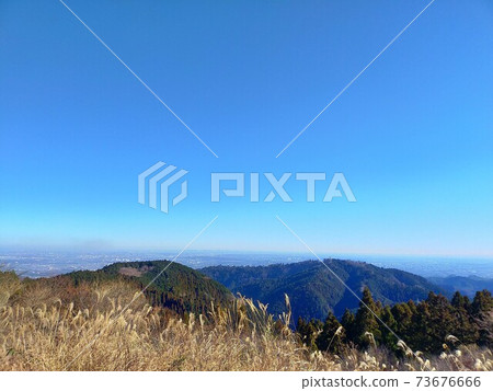 Mt. Takao, overlooking the Kanto Plain from Mt. Kobutsujo, winter 73676666