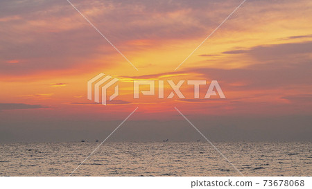 湘南三浦半島神奈川縣三浦市三浦海岸的黎明 73678068