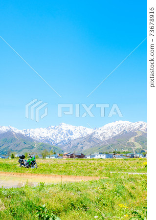 Hakuba Village Touring (Spring): Overlooking the Northern Alps with residual snow Hakuba Village Touring (Spring): Overlooking the Northern Alps with residual snow 73678916
