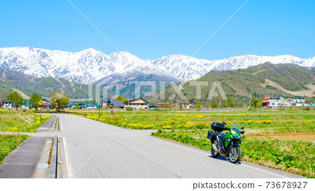 Hakuba Village Touring (Spring): Overlooking the Northern Alps with residual snow Hakuba Village Touring (Spring): Overlooking the Northern Alps with residual snow 73678927