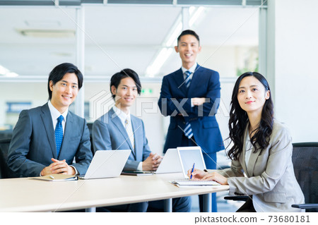 Young business person meeting in the office 73680181