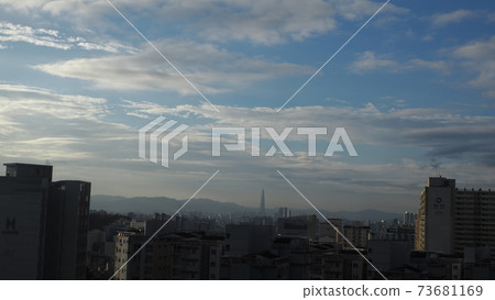 Cityscape 73681169