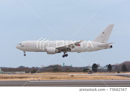 Japan Air Self-Defense Force KC-767J landing Japan Air Self-Defense Force KC-767J landing 73682567