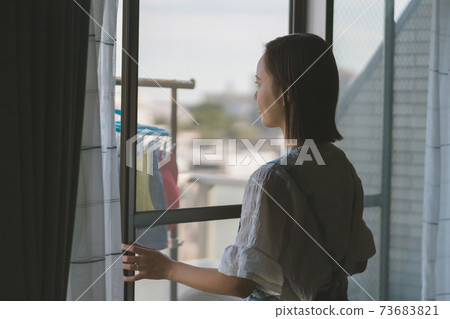 Housewife Housewife 73683821