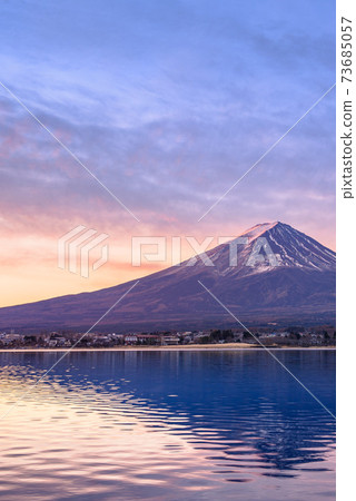 Upside-down Mt. Fuji seen from Lake Kawaguchi and a fantastic sky gradation Upside-down Mt. Fuji seen from Lake Kawaguchi and a fantastic sky gradation 73685057