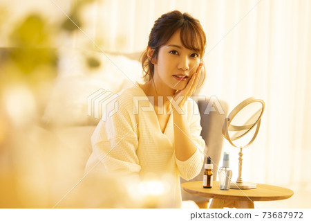 女人的美容護膚夜生活 73687972