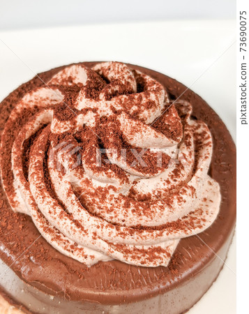 Chocolate cake  73690075