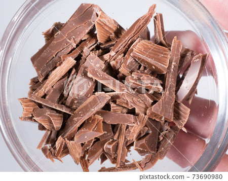 Chopped chocolate 73690980