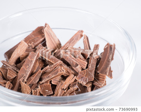 Chopped chocolate 73690993
