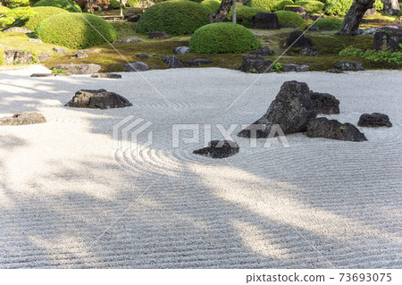 Japanese Garden Of Dry Landscape Island Stock Photo 73693075 Pixta Japanese Garden Of Dry Landscape, Dry Landscape Garden Description