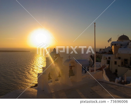 [Greece] Sunset in Oia, San Triny Island 73696006