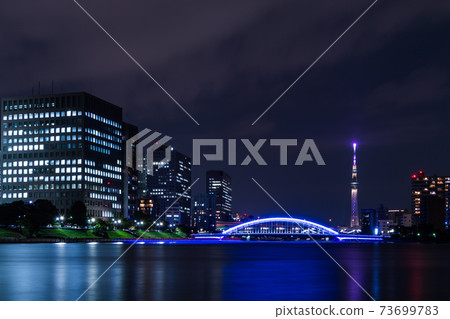 晴海的Eidai大橋和東京鐵塔的夜景 73699783