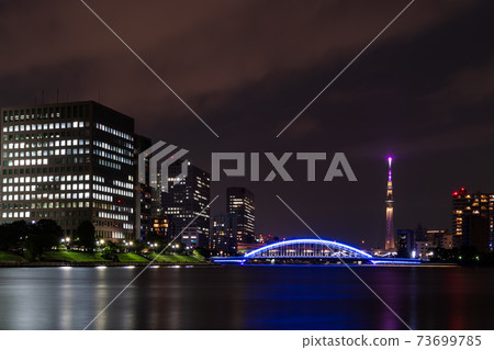 晴海的Eidai大橋和東京鐵塔的夜景 73699785