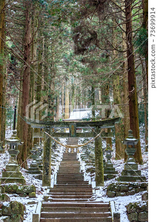 Kamishikimi Kumanoza Shrine in winter, Takamori Town, Kumamoto Prefecture Kamishikimi Kumanoza Shrine in winter, Takamori Town, Kumamoto Prefecture 73699914