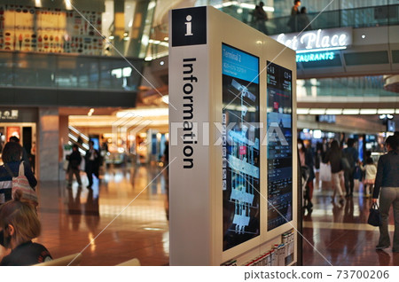 機場大樓內有趣的場景 73700206