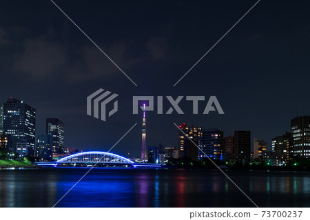 晴海的Eidai大橋和東京鐵塔的夜景 73700237