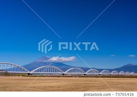 (Shizuoka Prefecture) Fujikawasuikan Bridge and Mt. Fuji 73701416