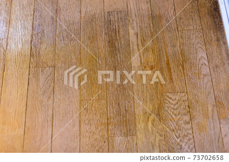 Floor wax application repair 73702658