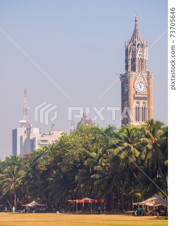 Mumbai, India - 5 december 2018: Ccentral park at Mumbai. Mumbai, India - 5 december 2018: Ccentral park at Mumbai. 73705646