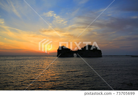 beautiful sunset with sunlit of Engetsu Island in southern japan beautiful sunset with sunlit of Engetsu Island in southern japan 73705699