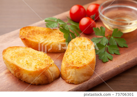 Garlic toast Garlic toast 73706301