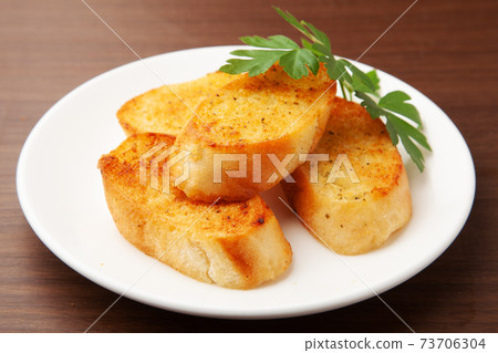 大蒜吐司 73706304