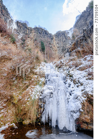 Koga Falls in winter (Otaki and Metaki) Icefall Aso City, Kumamoto Prefecture Koga Falls in winter (Otaki and Metaki) Icefall Aso City, Kumamoto Prefecture 73709384