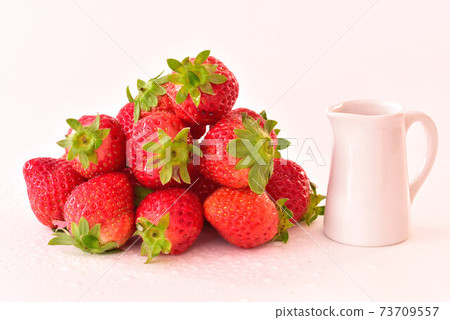 Strawberry Strawberry 73709557