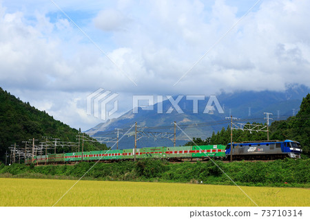 EF210電力機車和伊吹山 EF210電力機車和伊吹山 73710314