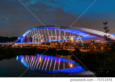 Night view of the Yangguang Bridge at Xindian District 73711978