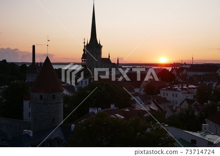 Tallinn cityscape dyed in the sunrise 3 Tallinn cityscape dyed in the sunrise 3 73714724