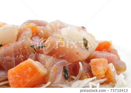 切斷生魚片 73718413