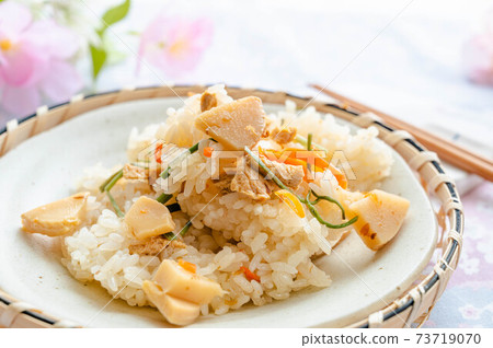Bamboo shoots 73719070