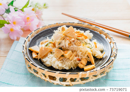Bamboo shoots 73719071