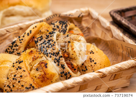 Kinpira burdock bread 73719074