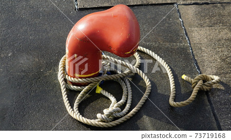 Mooring beats and ropes Mooring beats and ropes 73719168