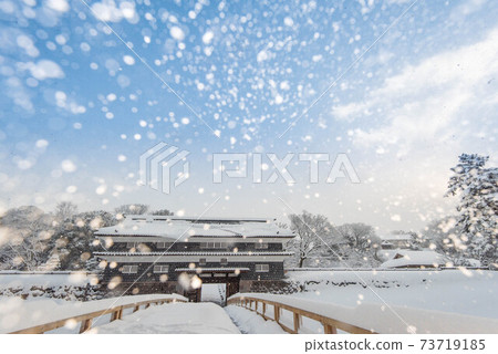 雪舞在金澤城 73719185