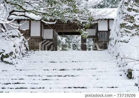 Snow Akizuki Castle Ruins_Asakura City, Fukuoka Prefecture 73719206