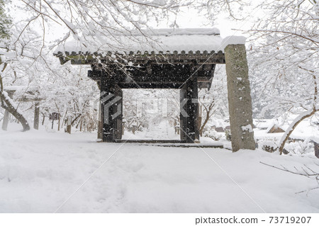 Snow Akizuki Castle Ruins_Asakura City, Fukuoka Prefecture 73719207