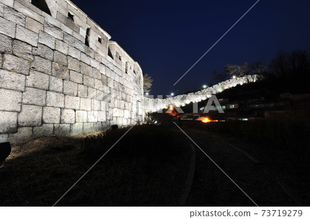 首爾城、城牆、夜景、順城路 73719279